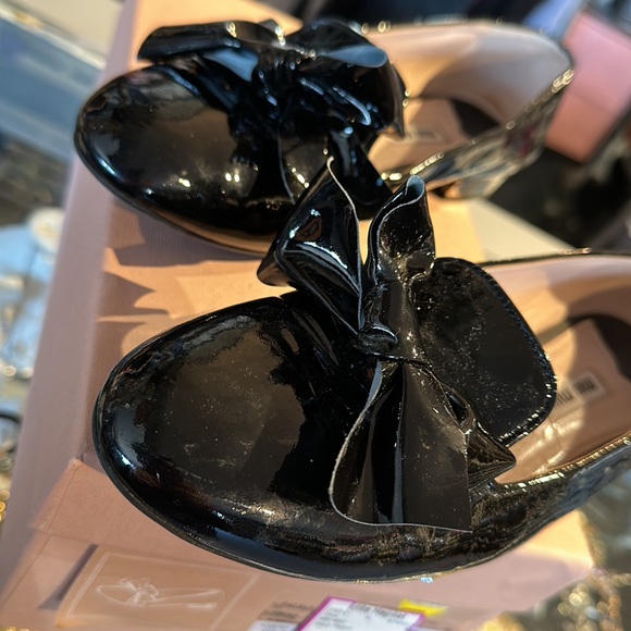 Miu Miu Bow Flat Sz 39 Patent Leather - Picture 7 of 12